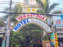 Фотографія готелю: Tan Dat Hoa Hotel & Massage