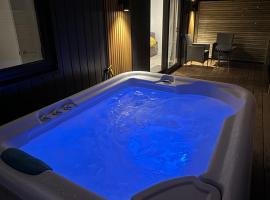 Glenariff Forest Redwood Lodge, hotel v destinaci Glenariff