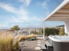 รูปภาพของโรงแรม: Glyfada Panoramic Penthouse