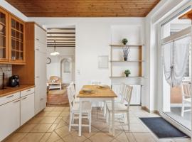 ホテル写真: Wunderschönes 4 Zimmer Altbau Apartment mit Terrasse und Patio