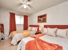 Hotel Photo: 5 Beds - 3 Bedrooms Near Galleria With Patio