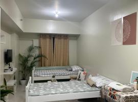 A picture of the hotel: Family room at Brenthill Condo Near SM and Botanical Garden