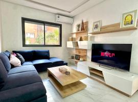 Condo in marrakech with pool, hotel in Marrakesh