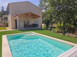 Hotel Foto: Maison en Provence avec piscine