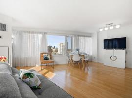 Hotel fotografie: Modern 2-Bedroom Condo w Floor to Ceiling Windows