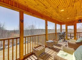 호텔 사진: Spacious Harrison Cabin about 1 Mi to Long Lake!