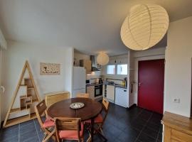 Photo de l’hôtel: Appartement Angoulins, 3 pièces, 5 personnes - FR-1-706-25