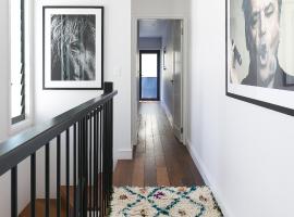 Hotel foto: Surfside Getaway in the Heart of Manly