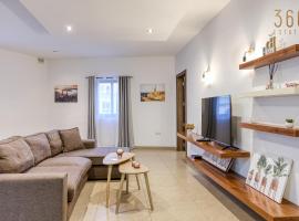 Hotel Photo: A comfy 2BR home with Balcony Views in Kalkara by 360 Estates
