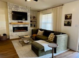 Hotel Photo: Southern Travel - Charming 3 BR