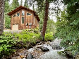 होटल की एक तस्वीर: Mill Creek Cabin - Dumont