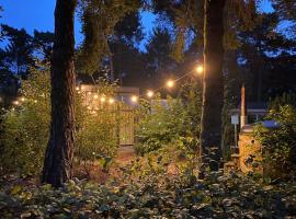 Hotel fotoğraf: Tiny House met Hottub op de Veluwe