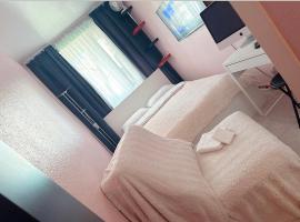 รูปภาพของโรงแรม: Chambre Confortable disponible à Genève