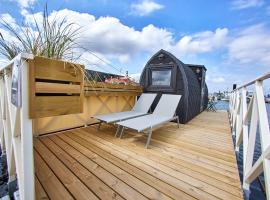 Foto di Hotel: Boathouses - Overnat på vandet ved Limfjorden