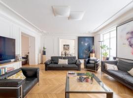 מלון צילום: Beautiful 4 bedrooms Flat by Champs Elysées