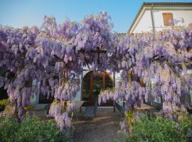 Foto di Hotel: FARM HOUSE