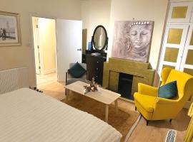 Фотография гостиницы: Central London Chinatown 1 bedroom 1 bathroom Flat