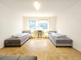 Hotel Photo: Wohnreich Blaustein Mitte -1B- 2er WG