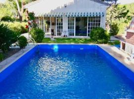 Fotos de Hotel: Chalet con piscina El Refugio de Venecia