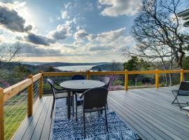 A picture of the hotel: Henderson Cabin with Deck and Scenic Lake Views!