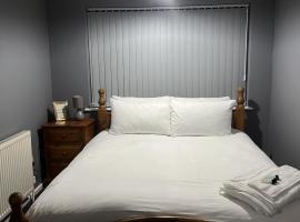 Fotos de Hotel: Becky's Lodge - Strictly Single Adult Room Stays - No Double Adult Stays Allowed