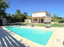 Gambaran Hotel: Villa avec piscine proche d’Uzès