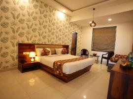 酒店照片: Hotel Bhairav Bagh with Swimming Pool