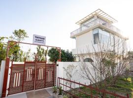 Hotel Photo: Luxury 3BHK Villa in Dharamshala with Jacuzzi