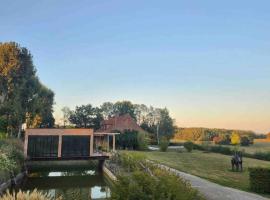 Gambaran Hotel: Longère de château en Bourgogne - avec piscine