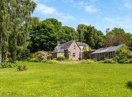 A picture of the hotel: The Gardeners Cottage