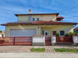 A picture of the hotel: Sunny City House Dunaújváros