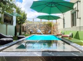 酒店照片: Villa Salvia - Country style luxury & a captivating poolscape