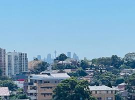 Hotel Photo: Stylish Apartment with city view close to beach airport cbd