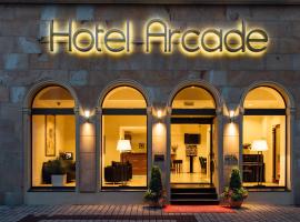 A picture of the hotel: Arcade Hotel