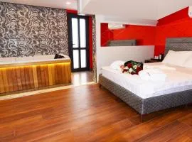 Renk Otel Karşıyaka