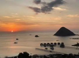 Sunset Hill Hotel, hotel in Labuan Bajo