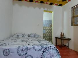 Petit Hollande guest rooms，位于Abene的酒店