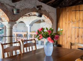 Dal Picasass House, hotel in Madonna del Sasso