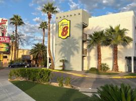 Hotel kuvat: Super 8 by Wyndham Las Vegas North Strip/Fremont St. Area