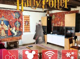 Hotel Photo: ☆ La Demeure des Maraudeurs ☆ Décoration Harry Potter ☆ Proche Disneyland ☆ Family ☆ Quite ☆ Netflix & Disney+ ☆