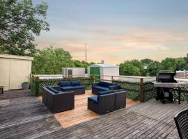 ホテル写真: Penthouse / Sunset Private Terrace, 6Bdrs-13Guests