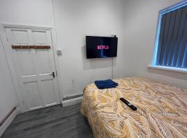 Hotel Photo: Snugly Studio Flat near Talbot Pub