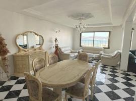 होटल की एक तस्वीर: Beautiful Sea View Apartment in Tangier