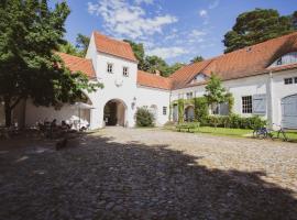 Hotel fotoğraf: Ferienwohnung Jagdschloss Grunewald