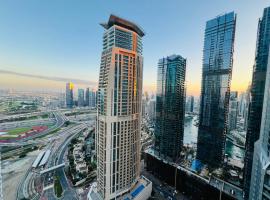 Фотография гостиницы: Sea & Marina view, High Floor, Near Beach