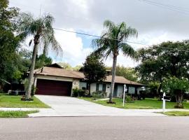 酒店照片: Orlando 1 Acre 4 BD Home Central Near Universal