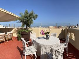 Hotel fotoğraf: Sunny Penthouse With Sea View