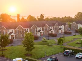 Hotel Photo: Knightsbrook Hotel Courtyard Accommodation