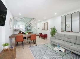 Hotel Foto: 75-4B Duplex 3BR Brand new W D Prime UES