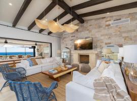 A picture of the hotel: Stylish New Modern 5BR Villa at Quivira